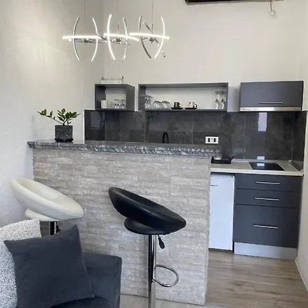 Andric - Stylish & Peaceful With Free Parking - 10 Min Walk To Old Town