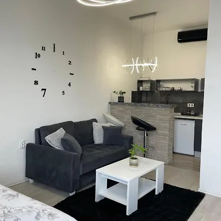 Andric - Stylish & Peaceful With Free Parking - 10 Min Walk To Old Town * Trebin