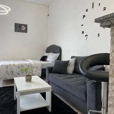 Daire Andric - Stylish & Peaceful With Free Parking - 10 Min Walk To Old Town Trebin