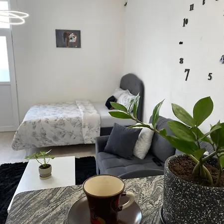 Andric - Stylish & Peaceful With Free Parking - 10 Min Walk To Old Town *