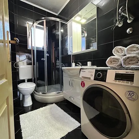 Andric - Stylish & Peaceful With Free Parking - 10 Min Walk To Old Town * Trebin